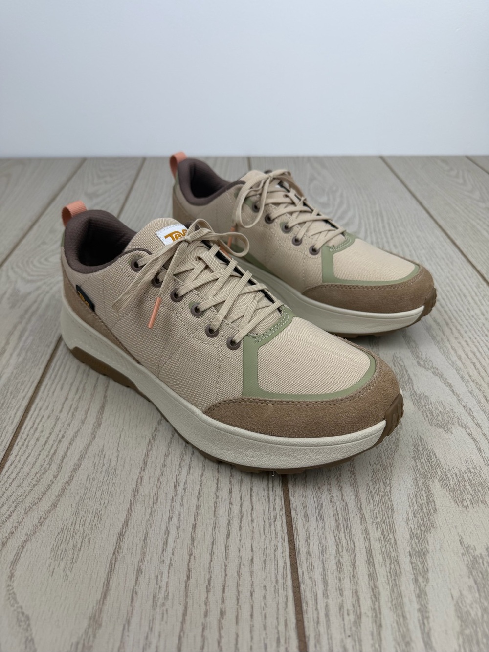 Teva Women's Ellwood Slip-Resistant Hiking Sneakers US9.5 Ellwood $100
